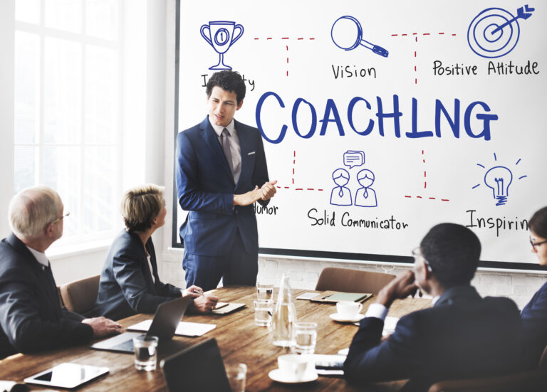 ¿En qué se basa el coaching ontológico? Descubre su poder transformador.